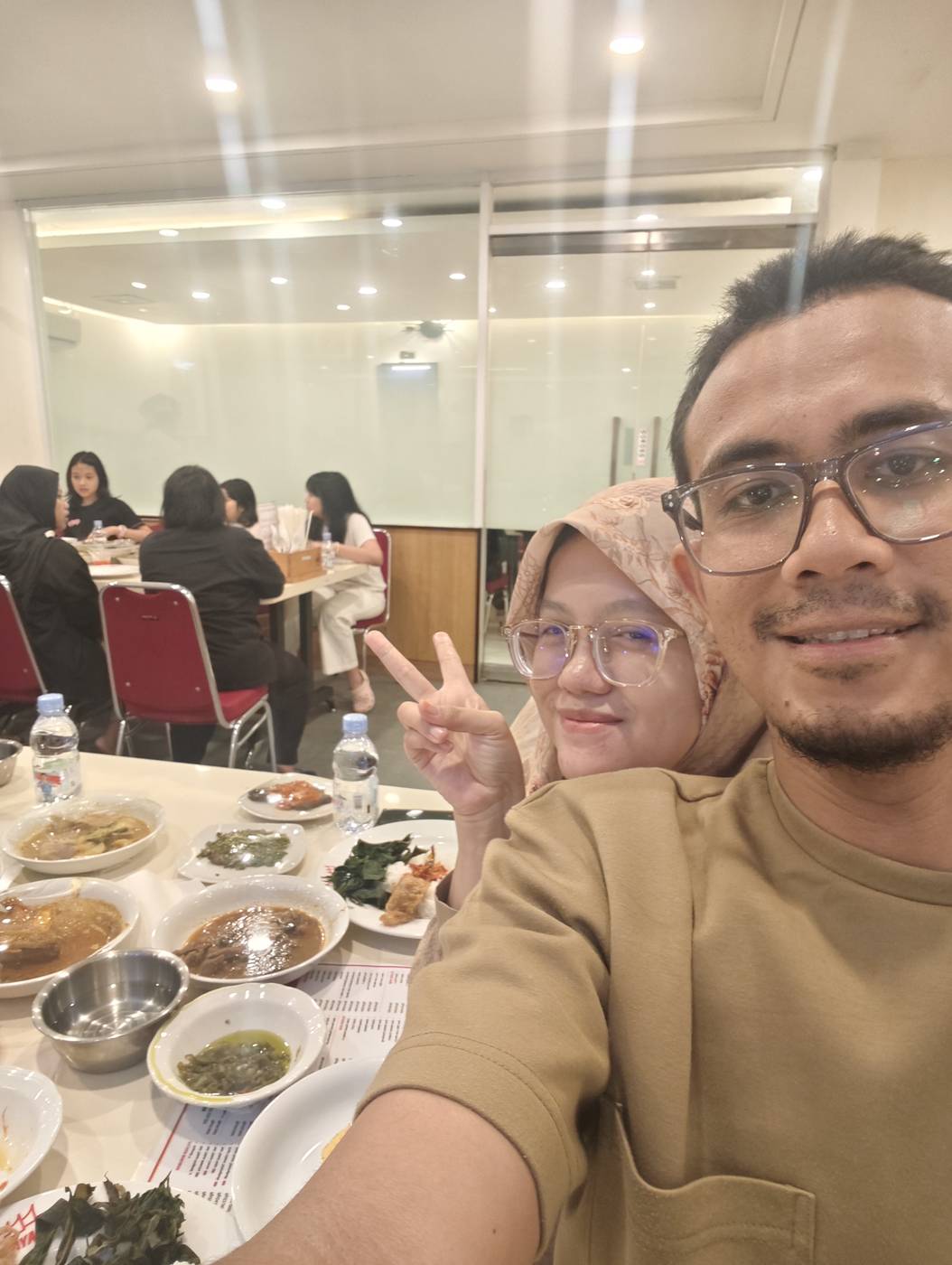 Makan bareng berdua